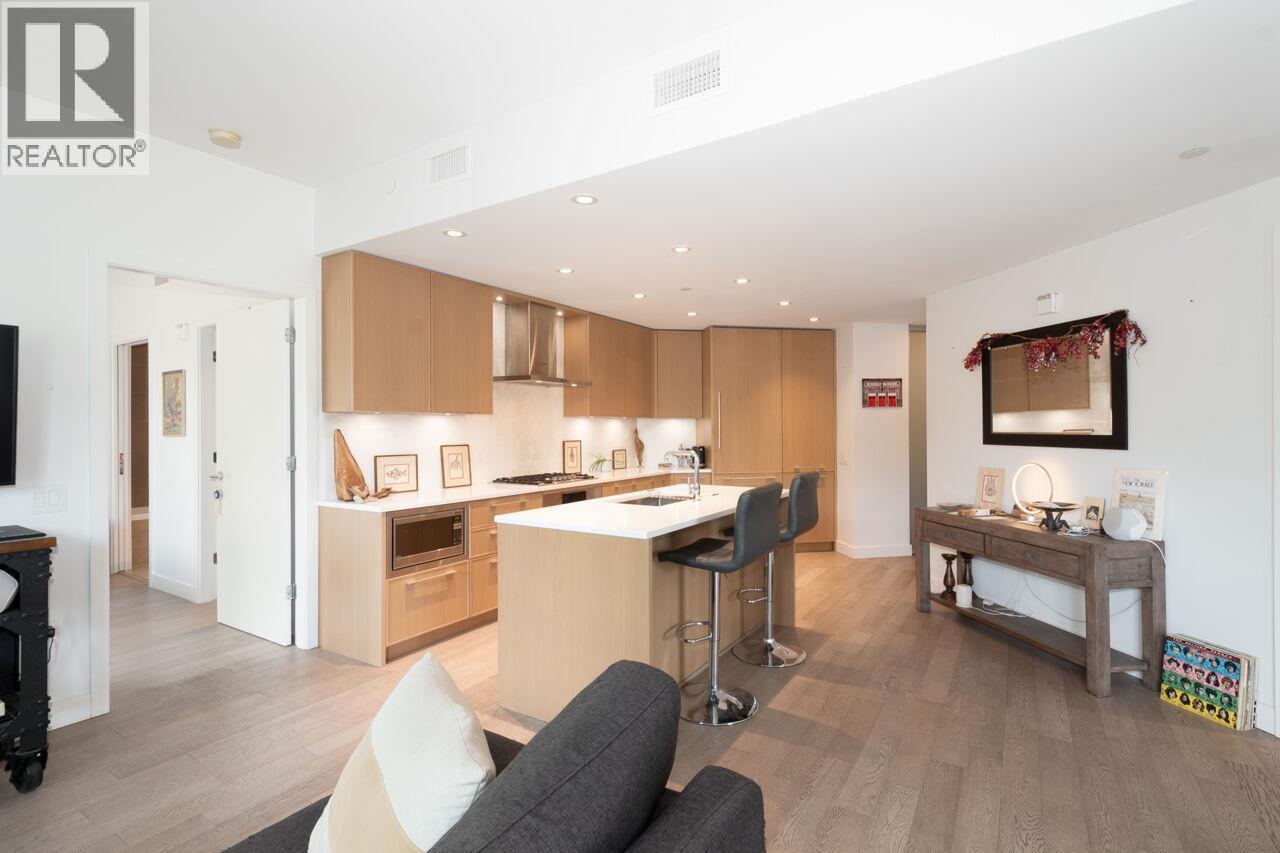 217 3220 CONNAUGHT CRESCENT, North Vancouver