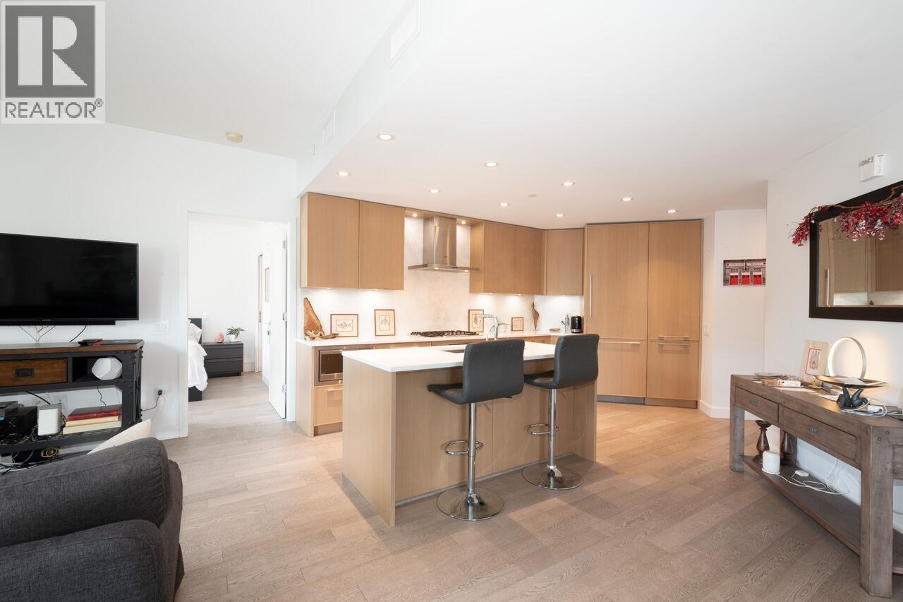 217 3220 CONNAUGHT CRESCENT, North Vancouver