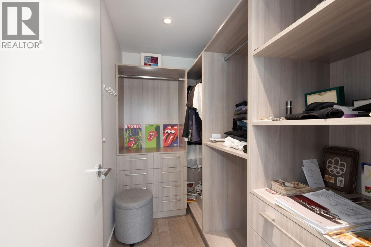 217 3220 CONNAUGHT CRESCENT, North Vancouver