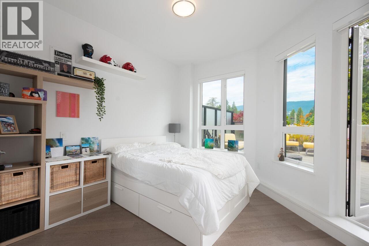 217 3220 CONNAUGHT CRESCENT, North Vancouver