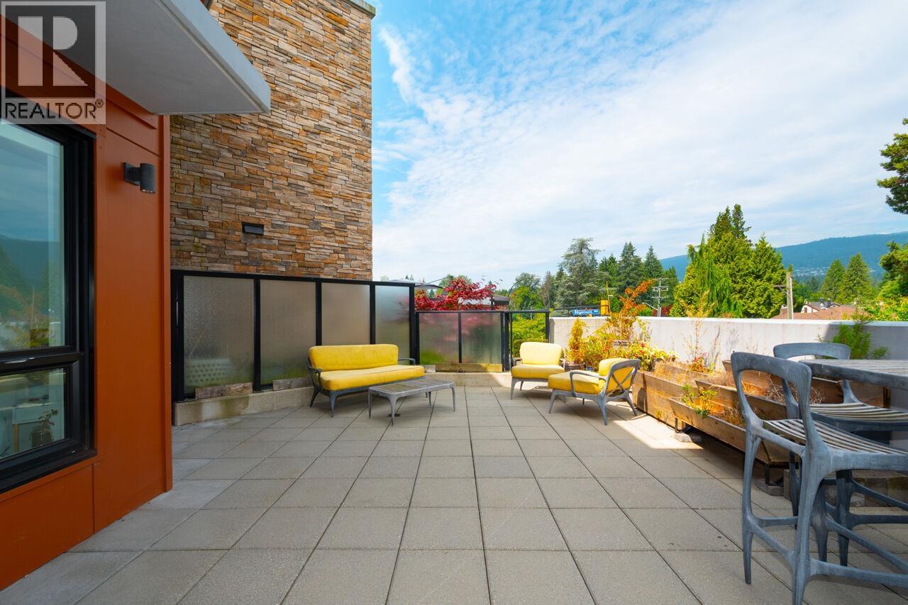 217 3220 CONNAUGHT CRESCENT, North Vancouver