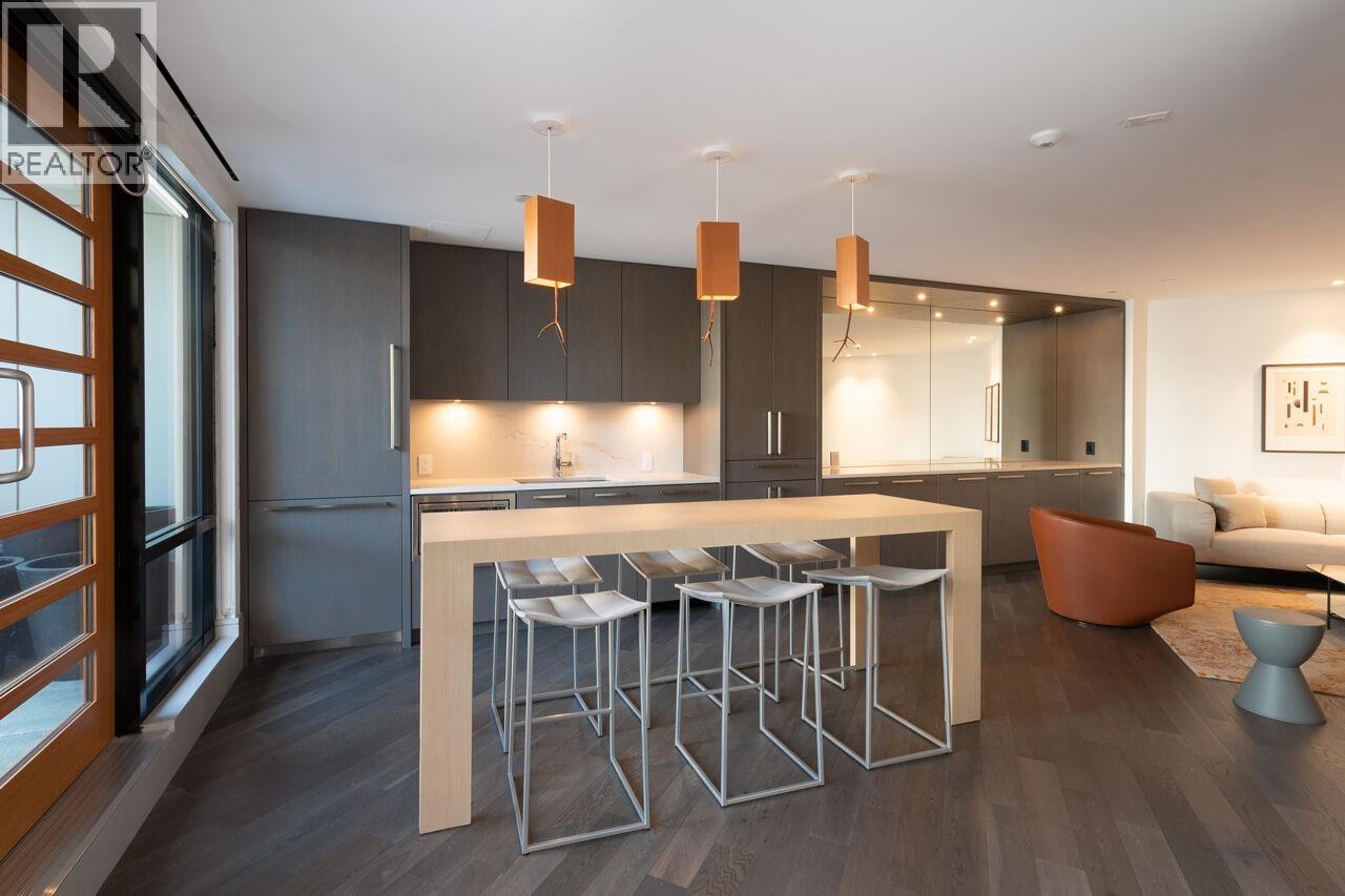 217 3220 CONNAUGHT CRESCENT, North Vancouver