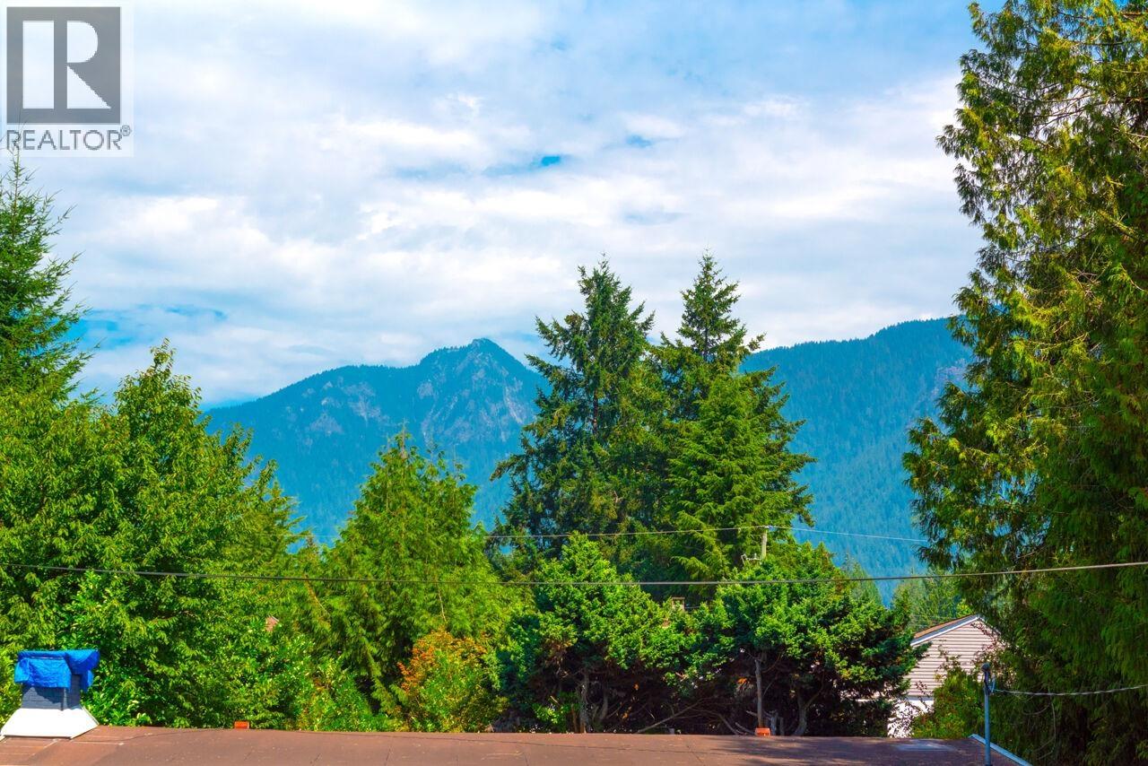 217 3220 CONNAUGHT CRESCENT, North Vancouver