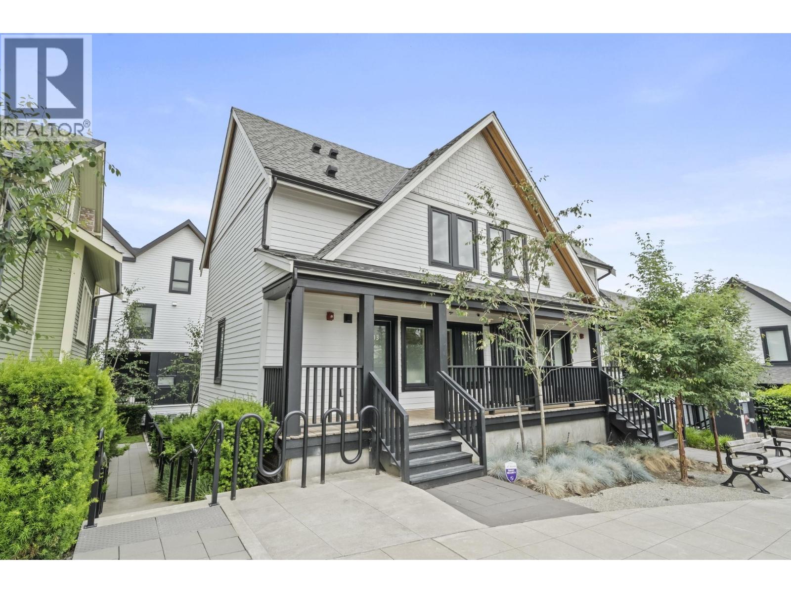 213 1306 LAVAL SQUARE