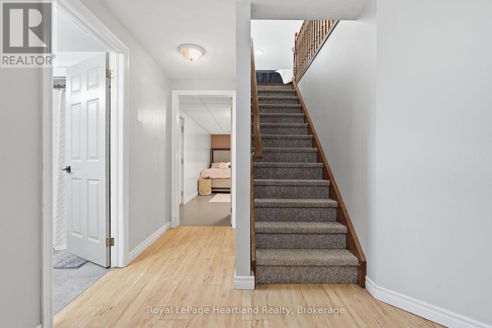 140 JOHN STREET N - 22