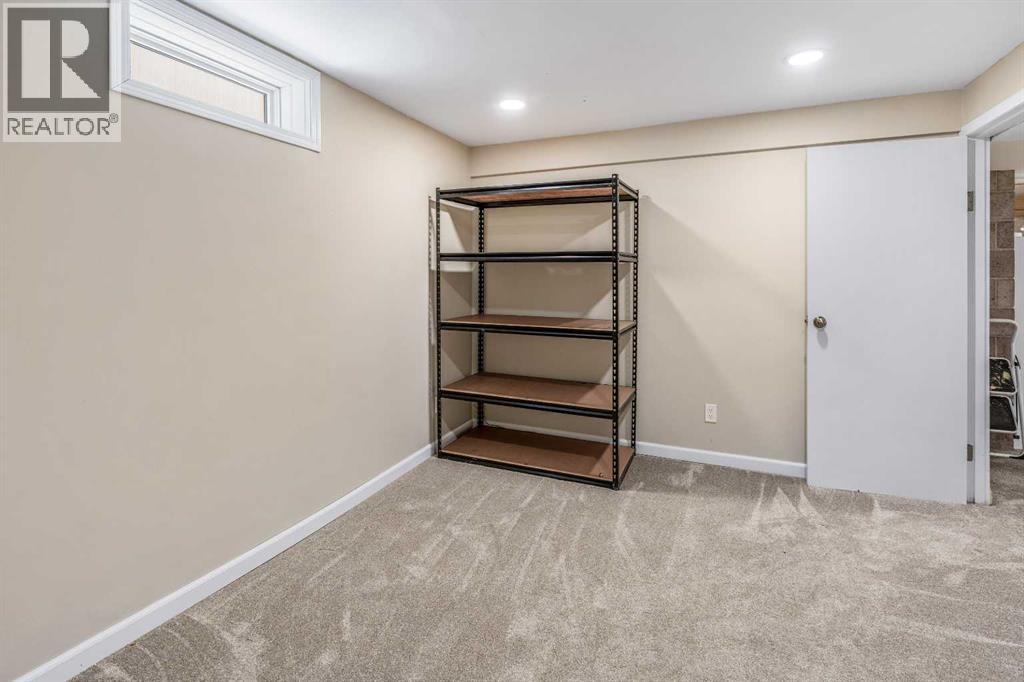 42 Honeysuckle Road N - 39