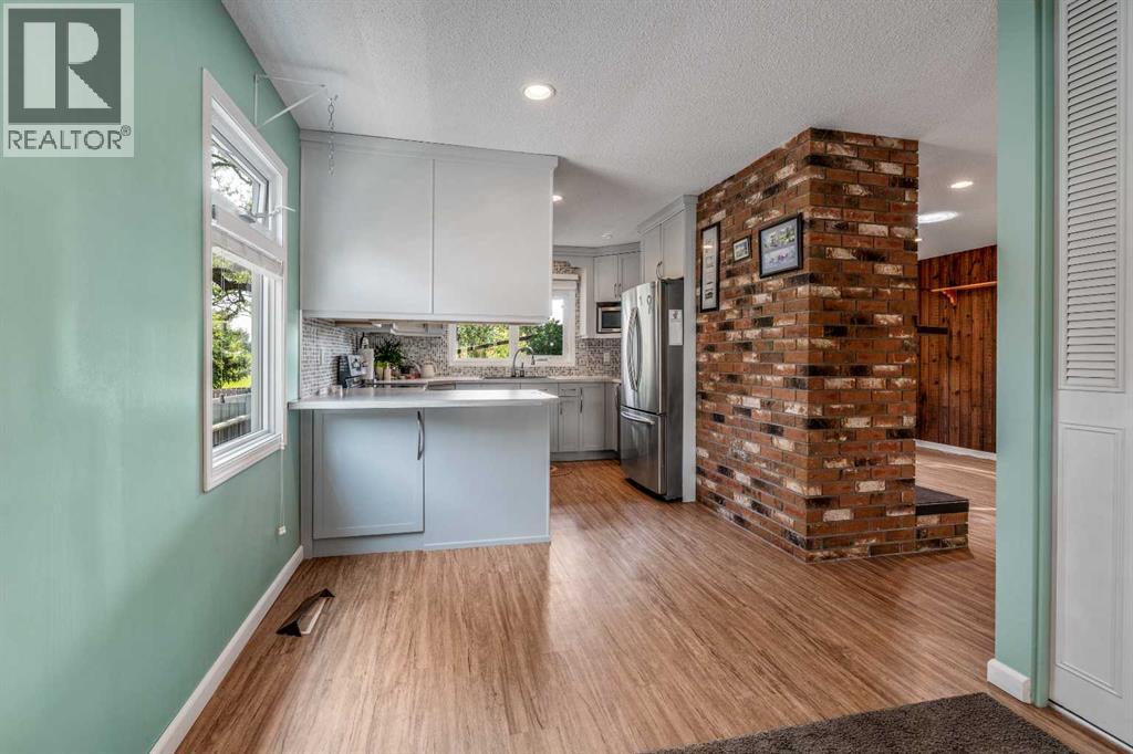 42 Honeysuckle Road N - 12