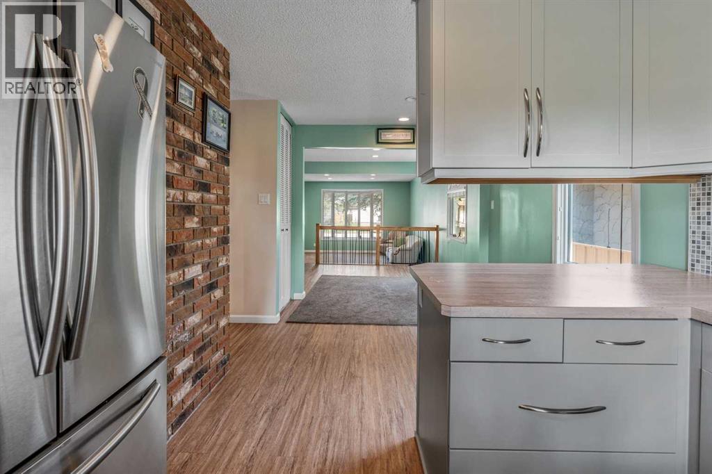 42 Honeysuckle Road N - 14