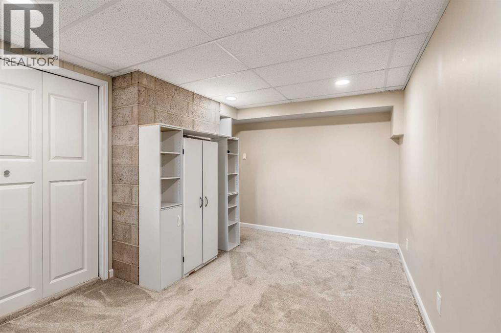 42 Honeysuckle Road N - 38