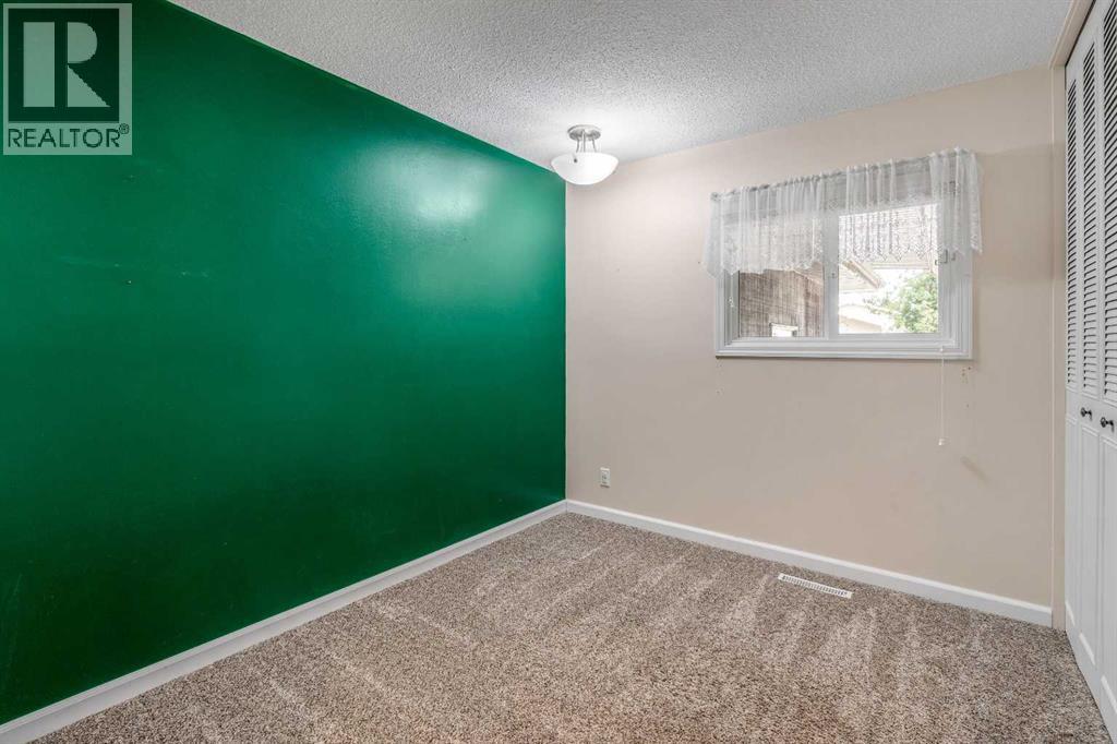 42 Honeysuckle Road N - 21