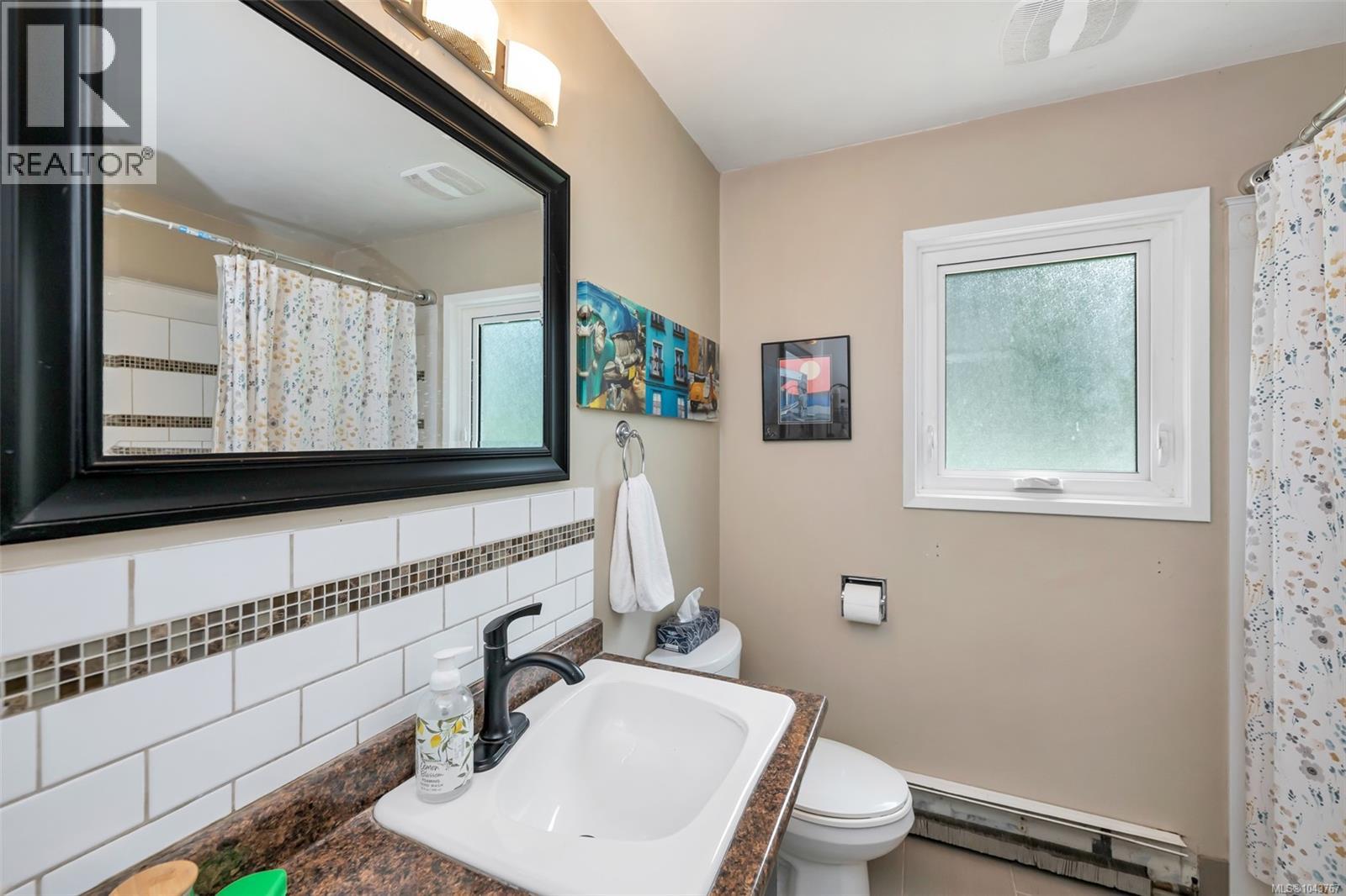 1080 Maple Bay Rd - 15