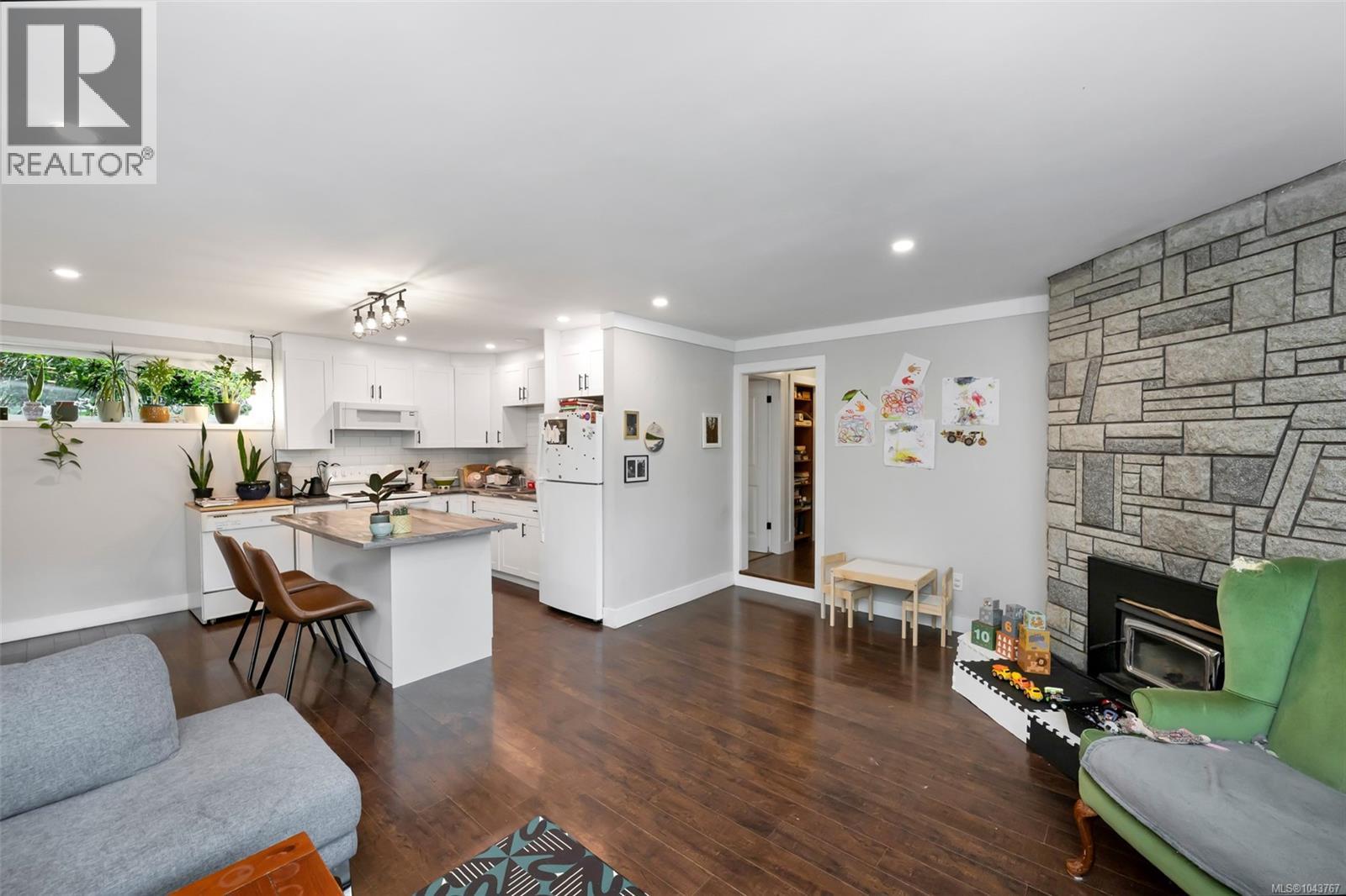 1080 Maple Bay Rd - 26