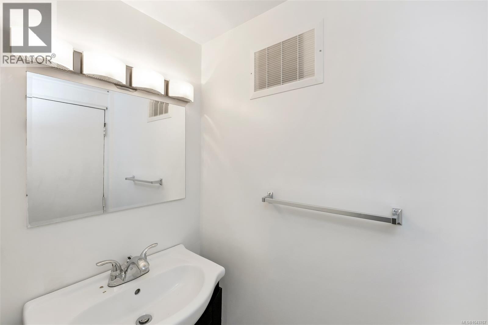 1080 Maple Bay Rd - 28