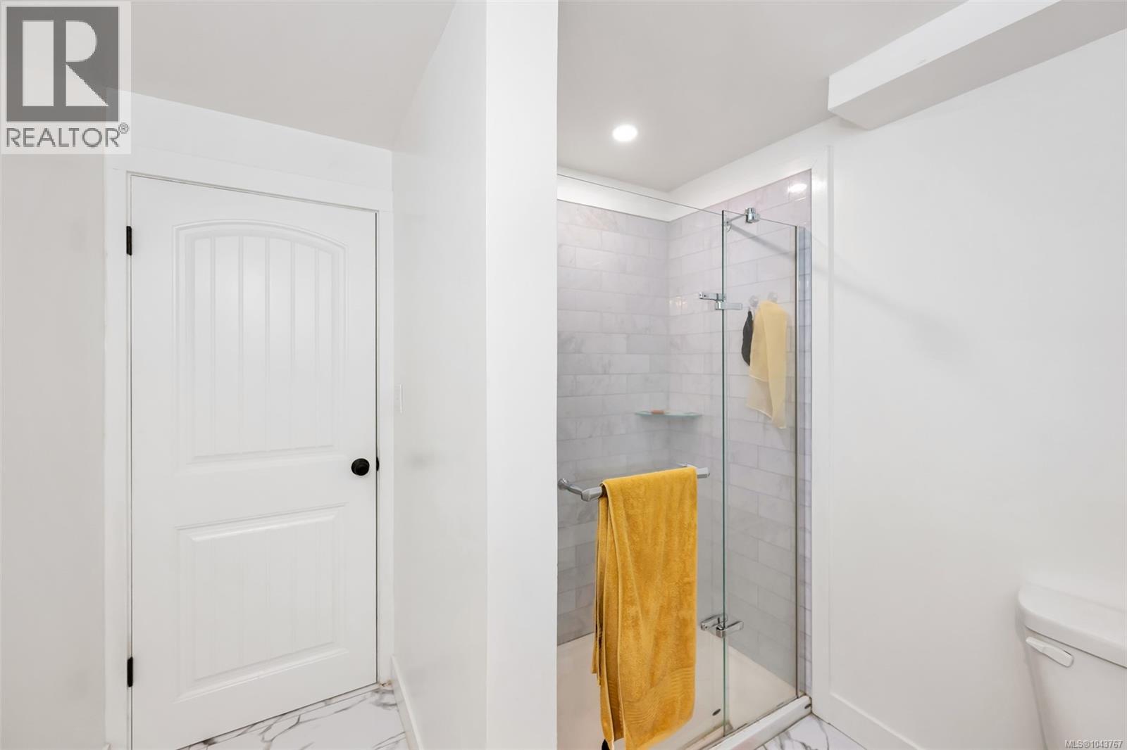 1080 Maple Bay Rd - 33