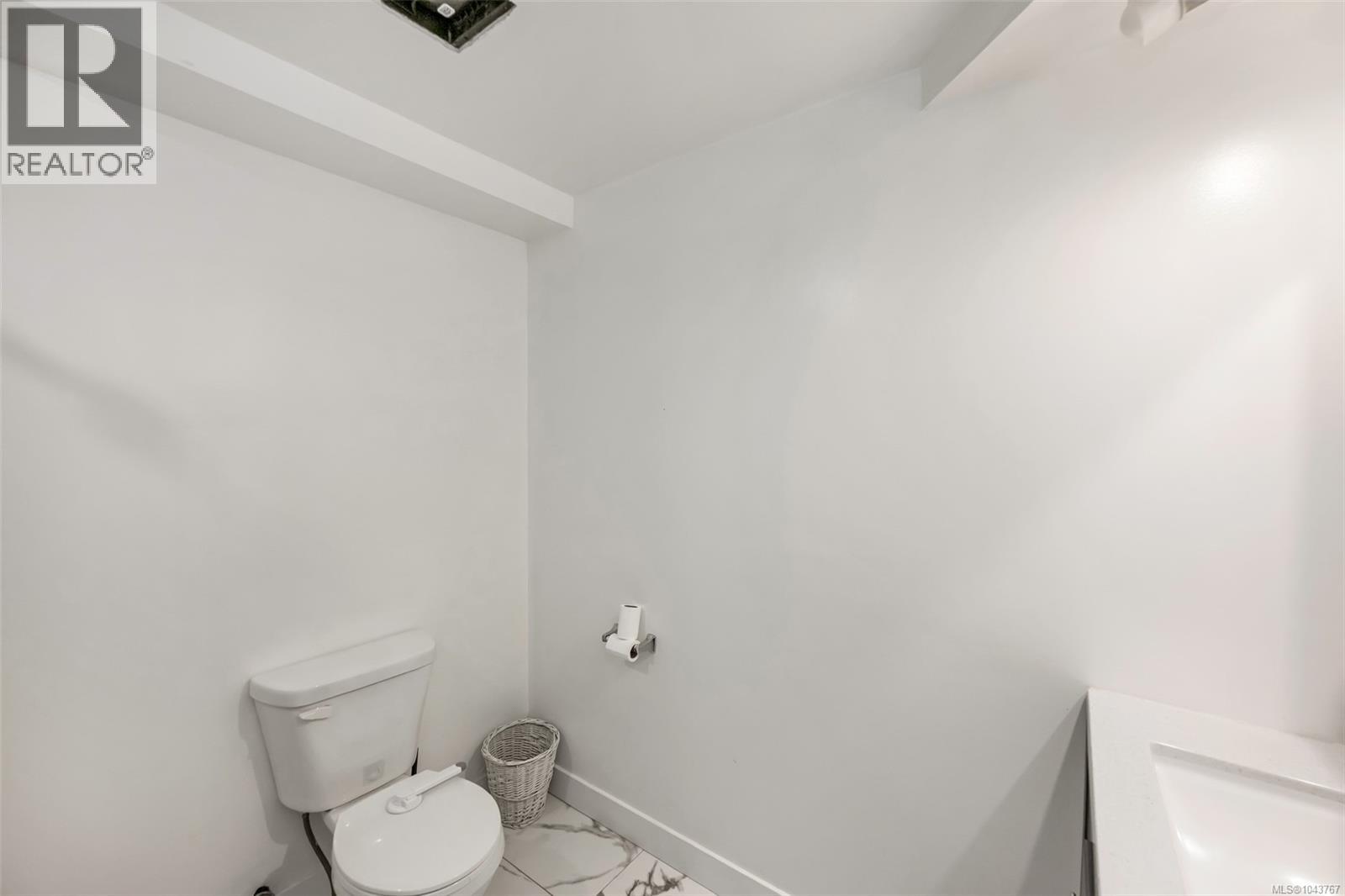 1080 Maple Bay Rd - 34