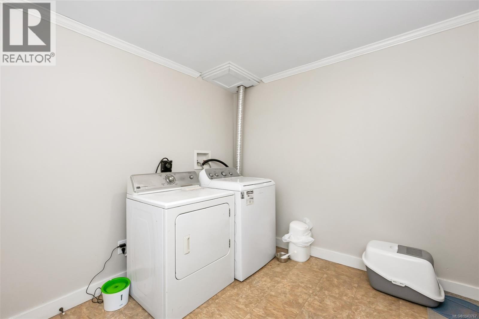 1080 Maple Bay Rd - 35
