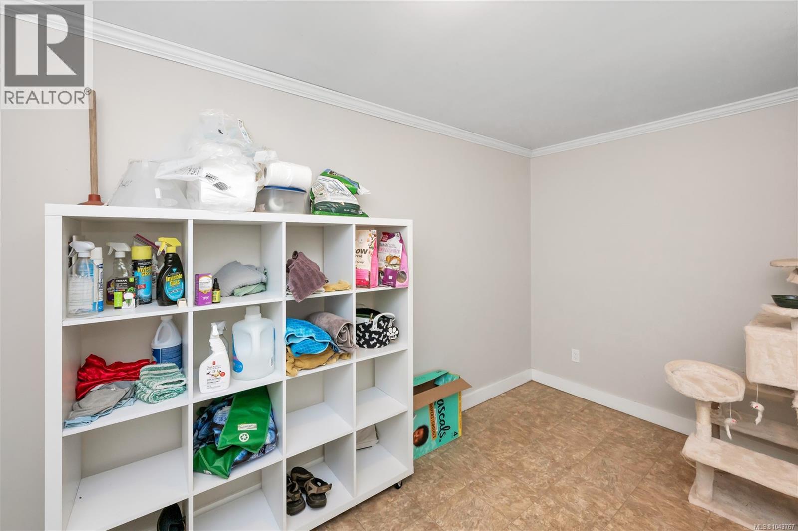 1080 Maple Bay Rd - 36