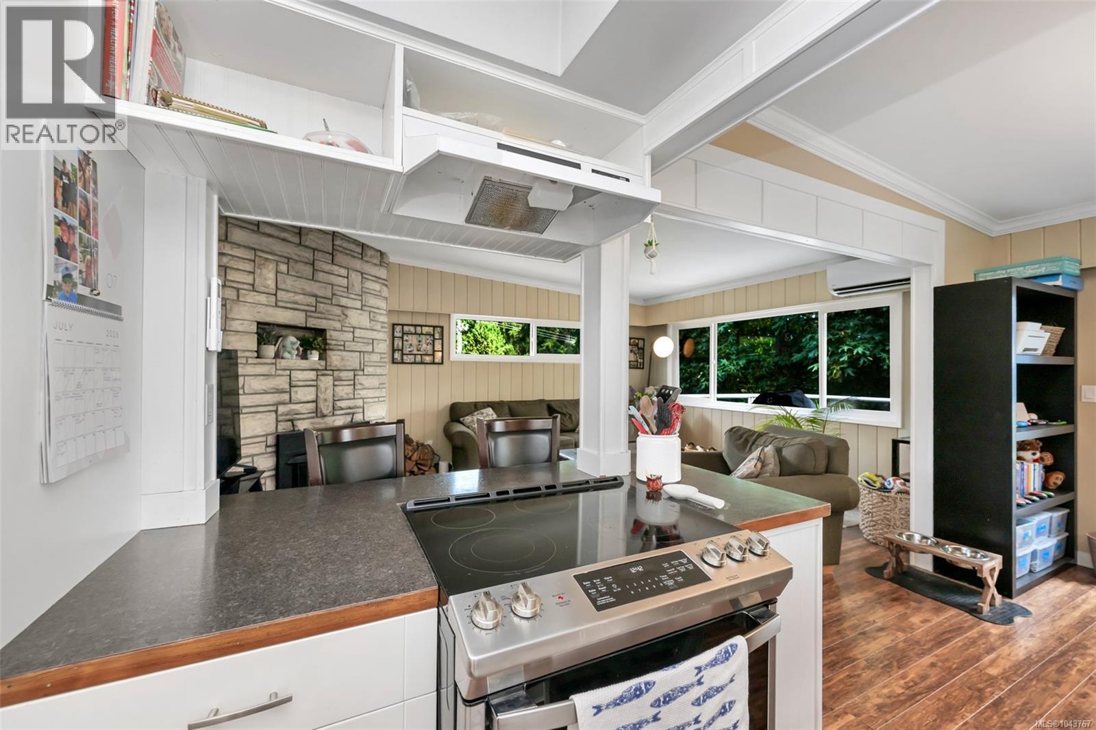 1080 Maple Bay Rd - 9