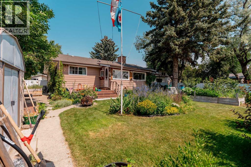 42 Honeysuckle Road N - 44