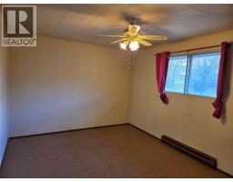 Laundry room - 512 12th Avenue, Keremeos, BC V0X1N3 Photo 8