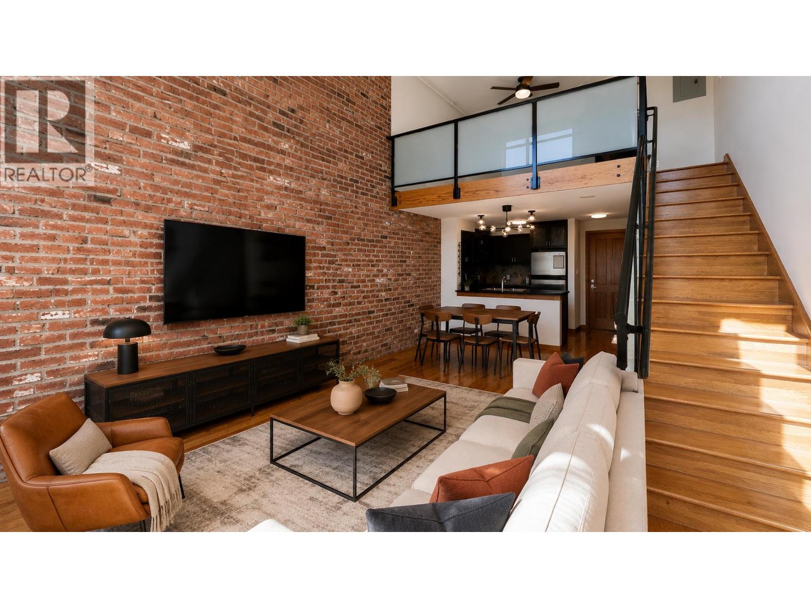 503 10 RENAISSANCE SQUARE