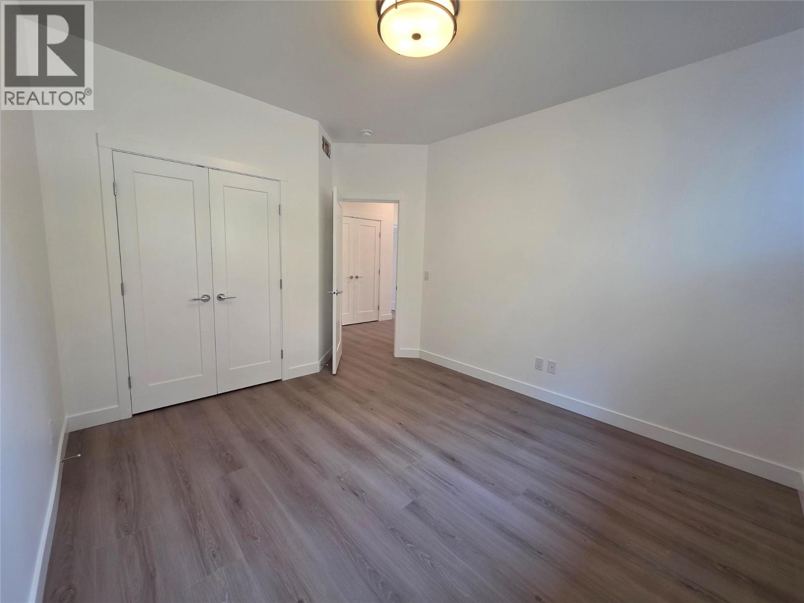 491 Clifton Road N - 26