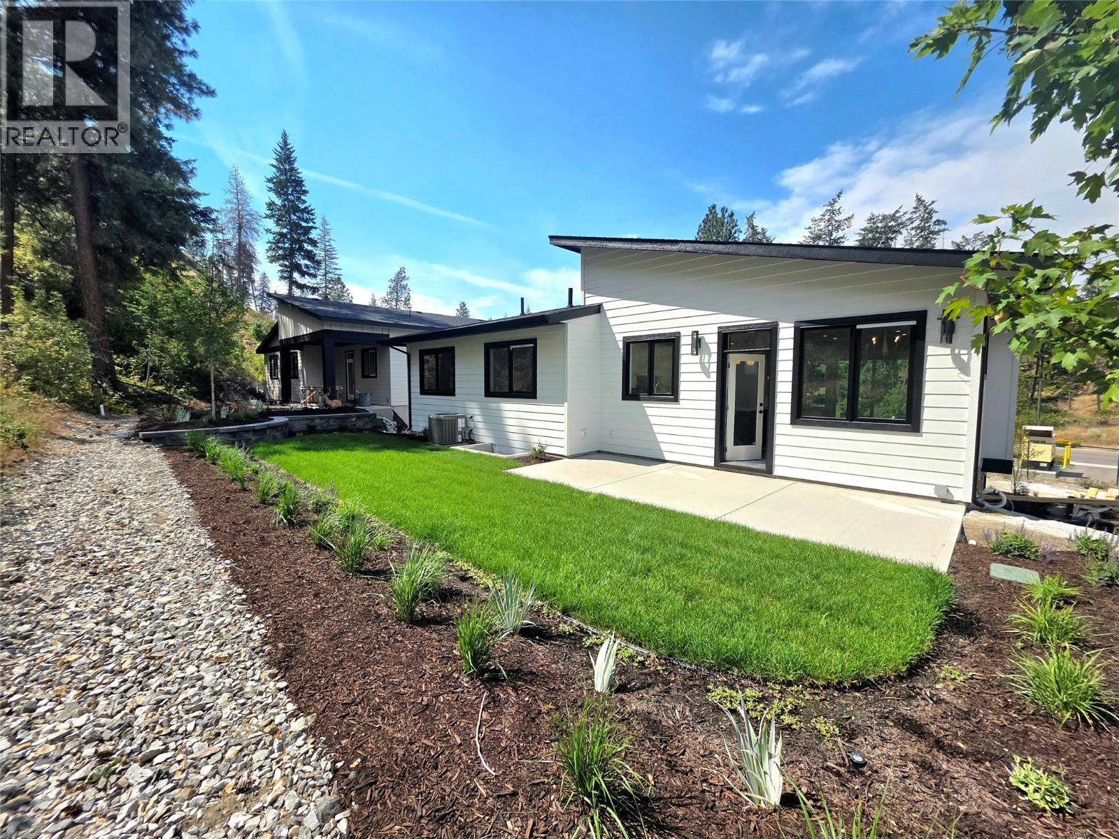 491 Clifton Road N - 8