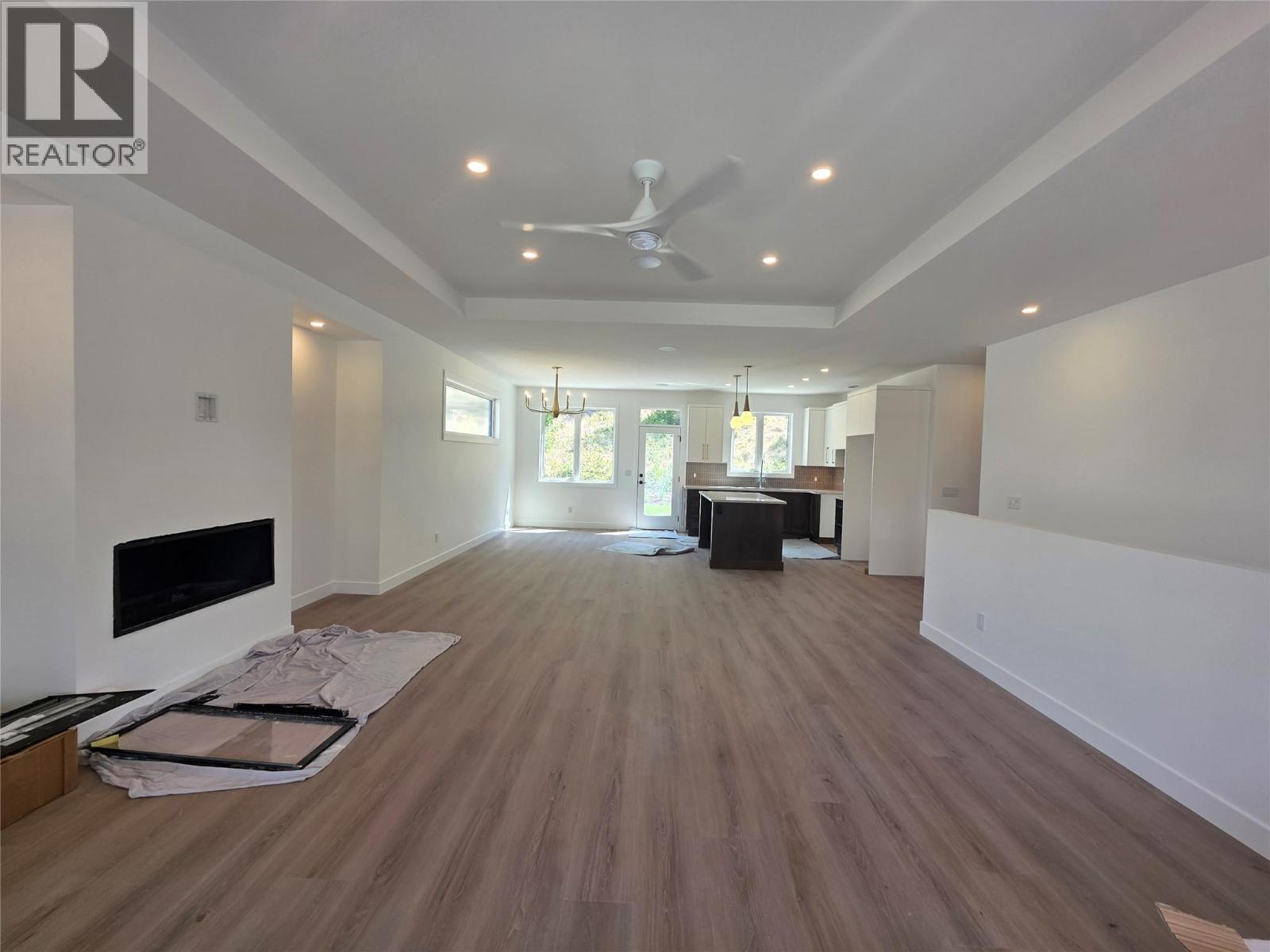 491 Clifton Road N - 17