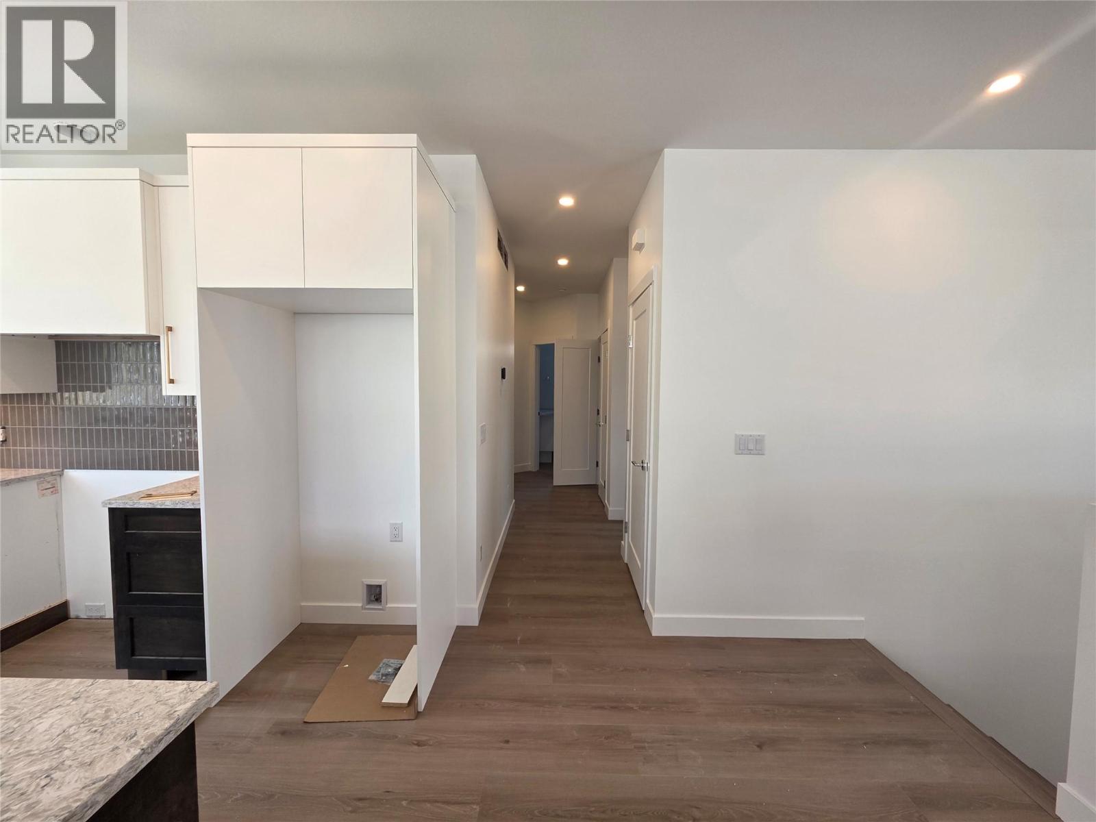 491 Clifton Road N - 20