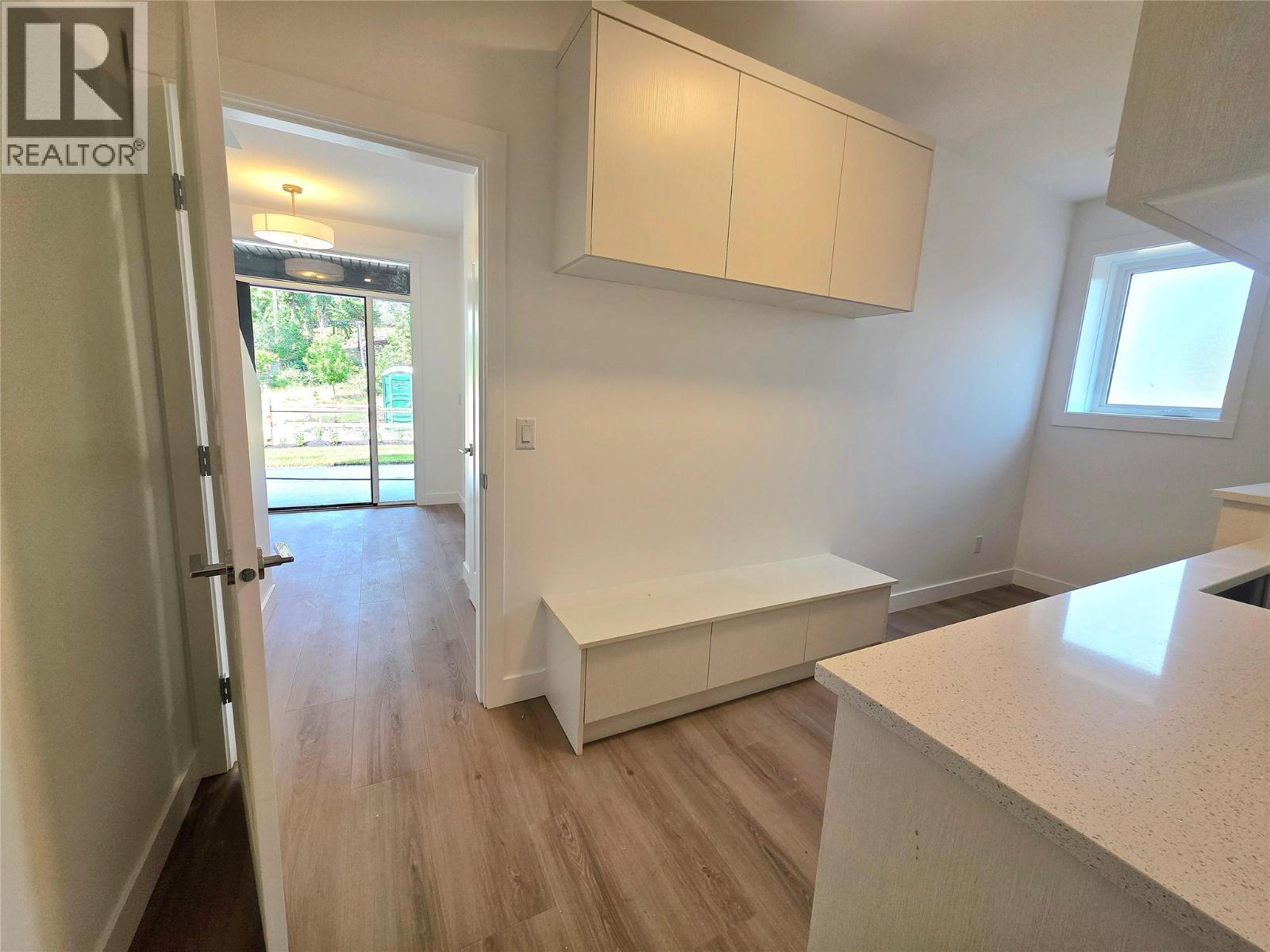491 Clifton Road N - 31