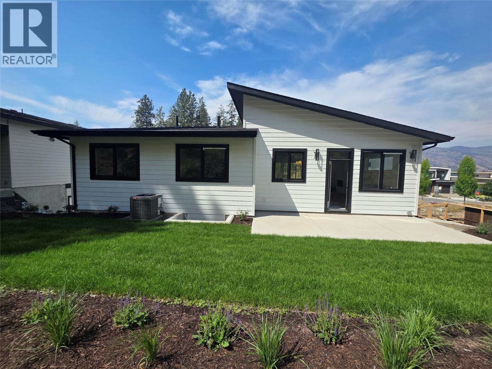 491 Clifton Road N - 7