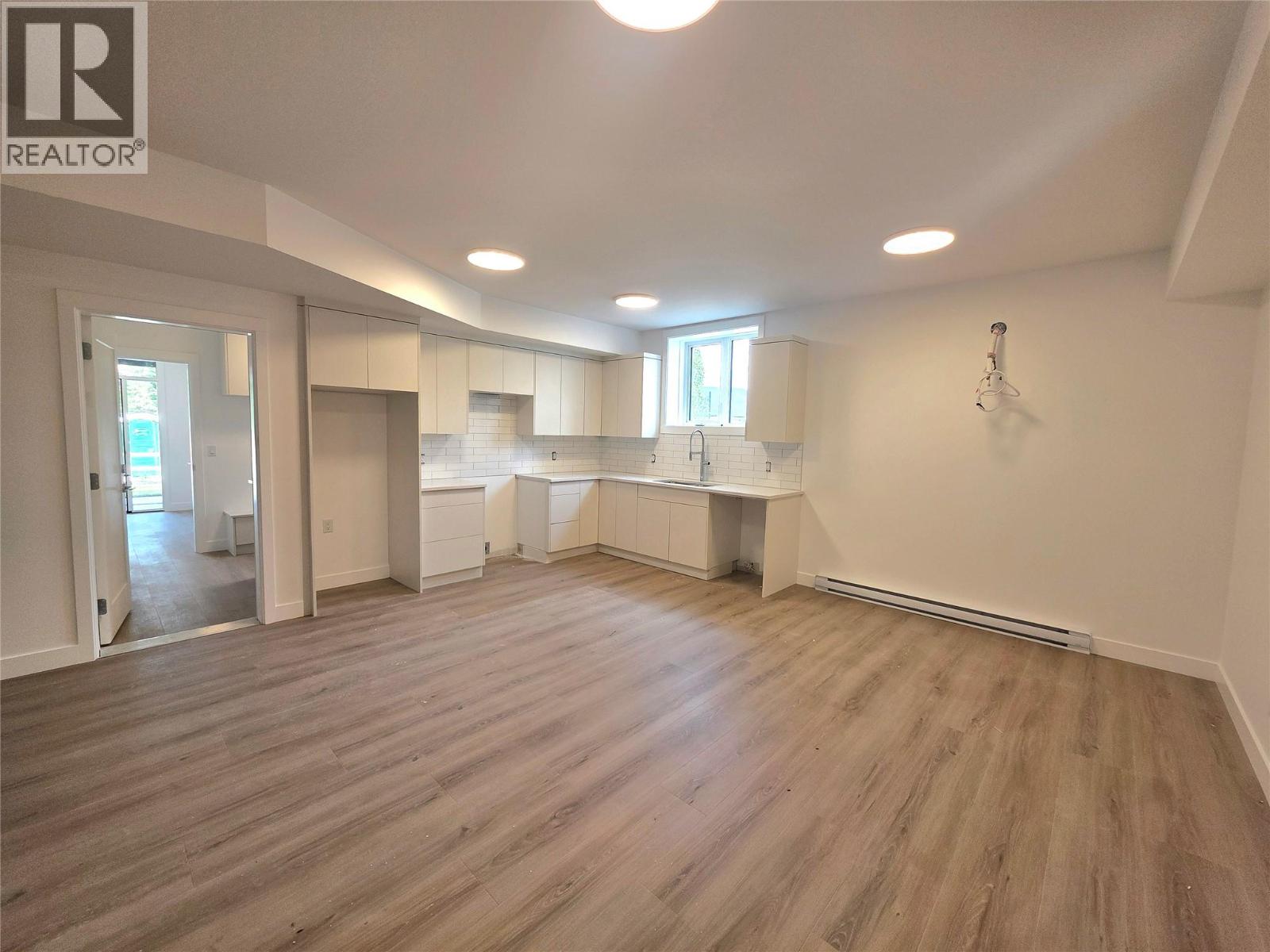 491 Clifton Road N - 34