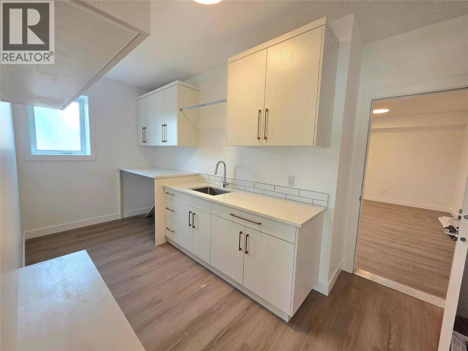 491 Clifton Road N - 33