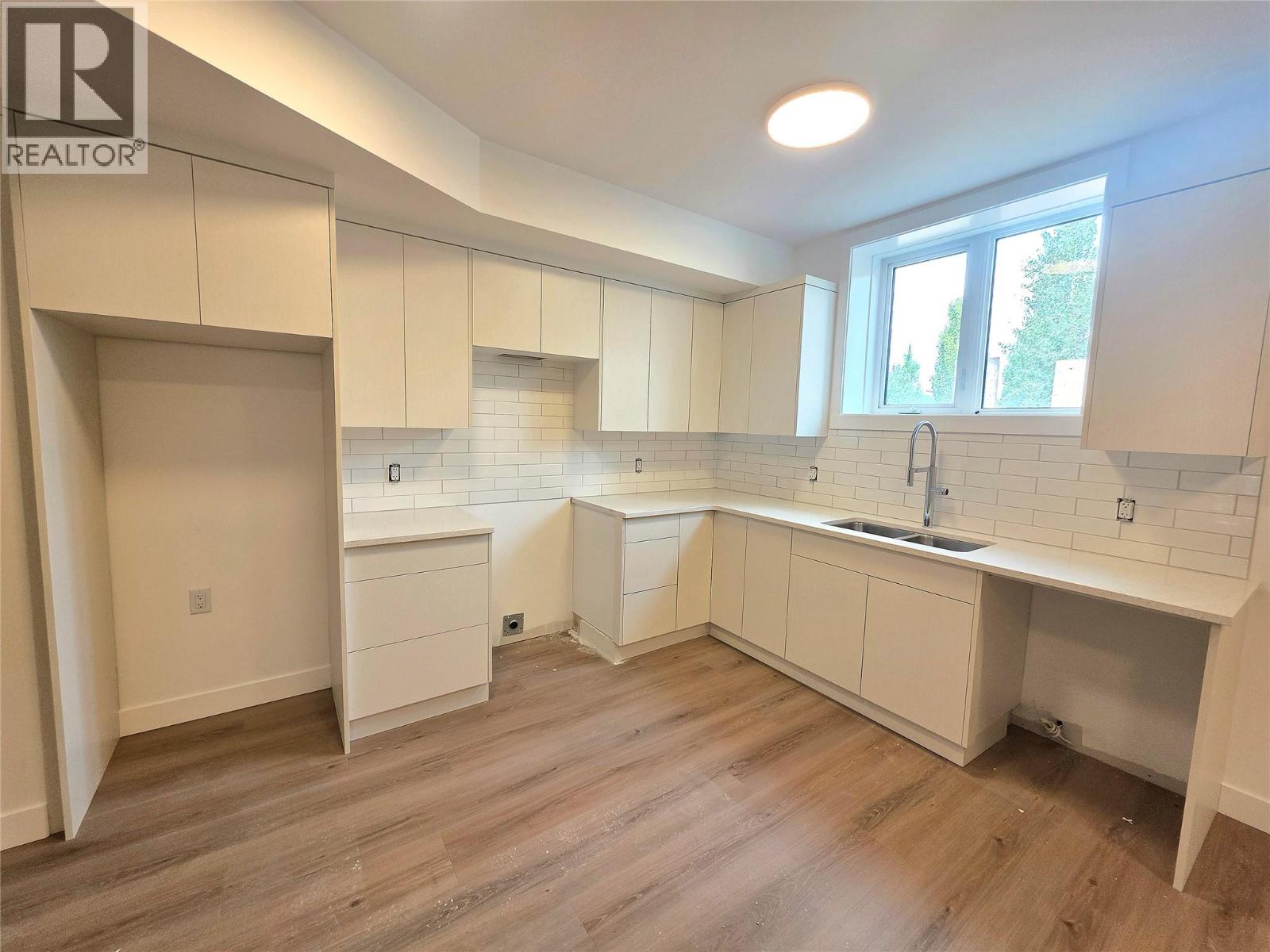 491 Clifton Road N - 35
