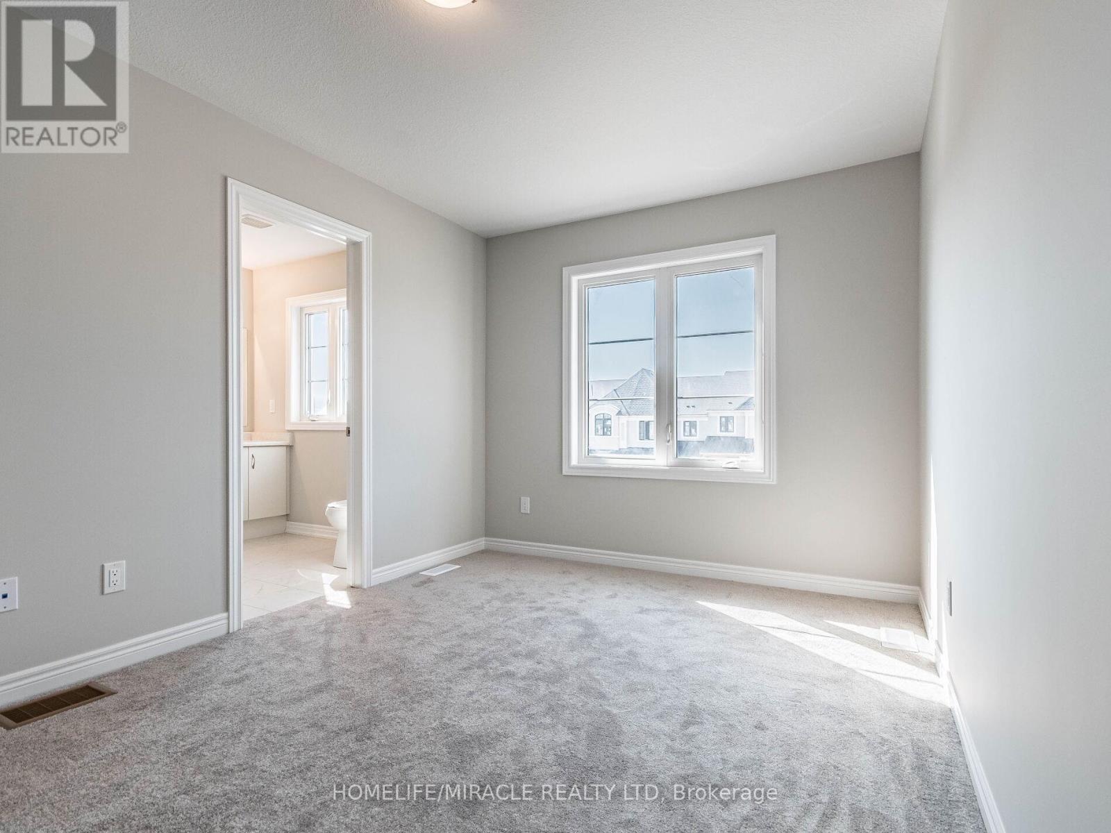 140 AQUASANTA CRESCENT - 22
