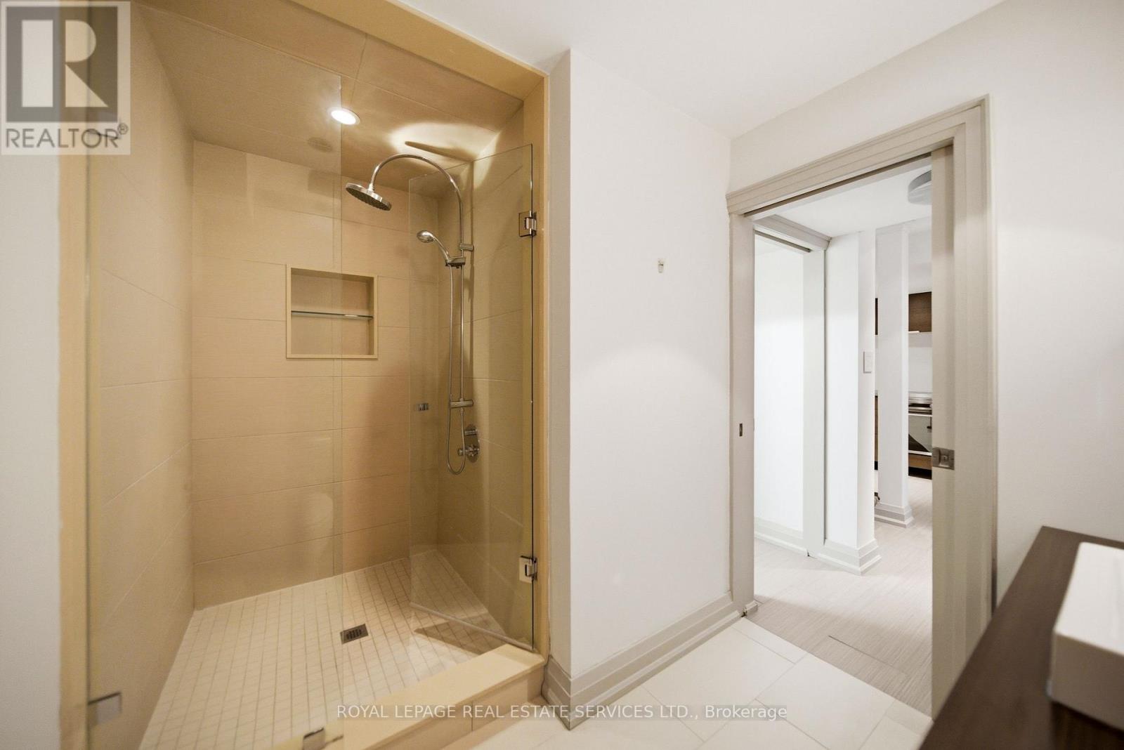 59 EDGEVALLEY DRIVE - 44