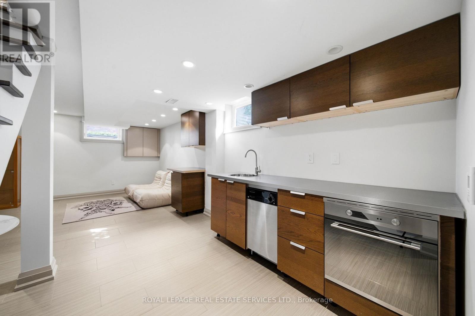59 EDGEVALLEY DRIVE - 38
