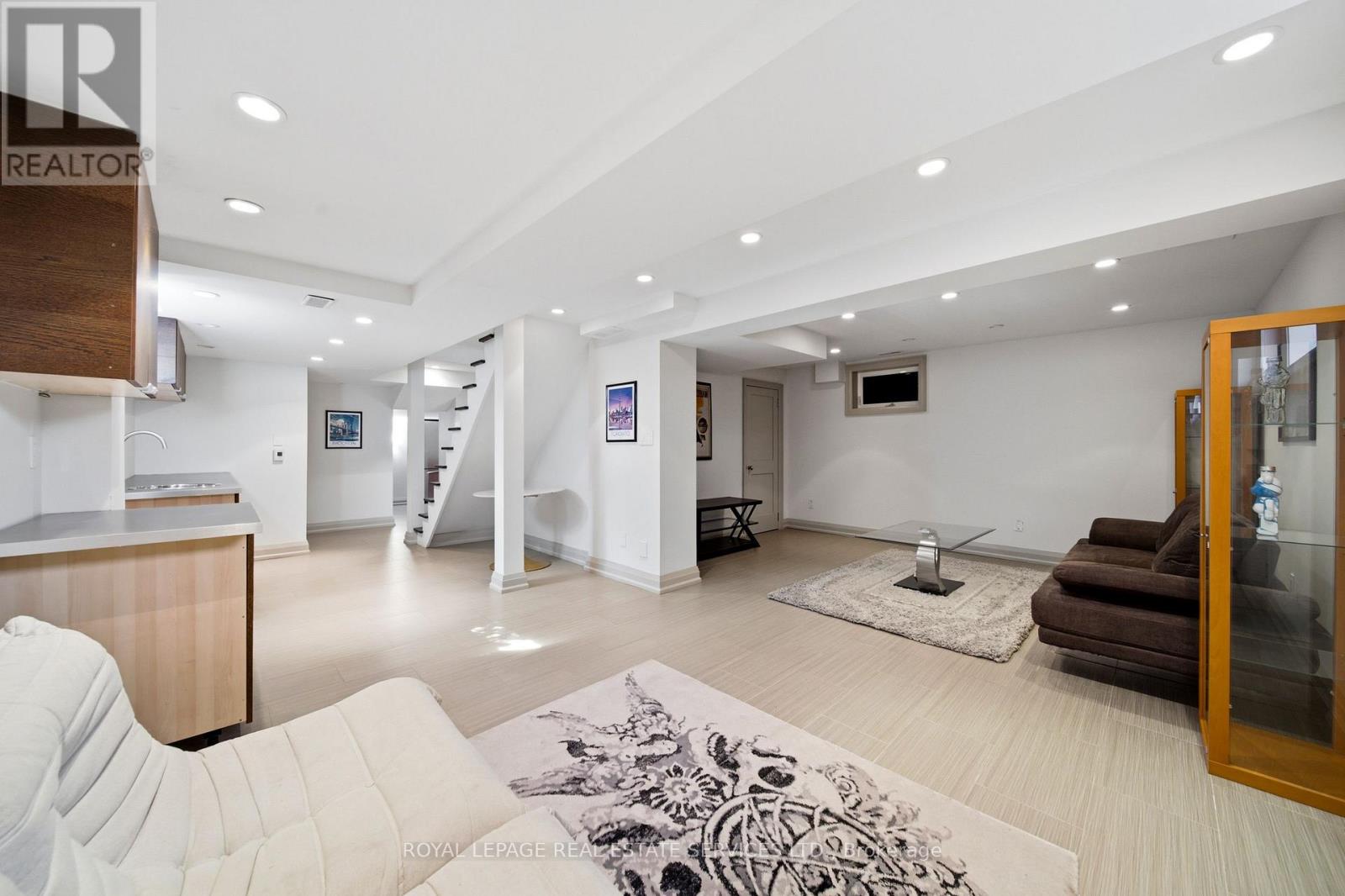 59 EDGEVALLEY DRIVE - 40