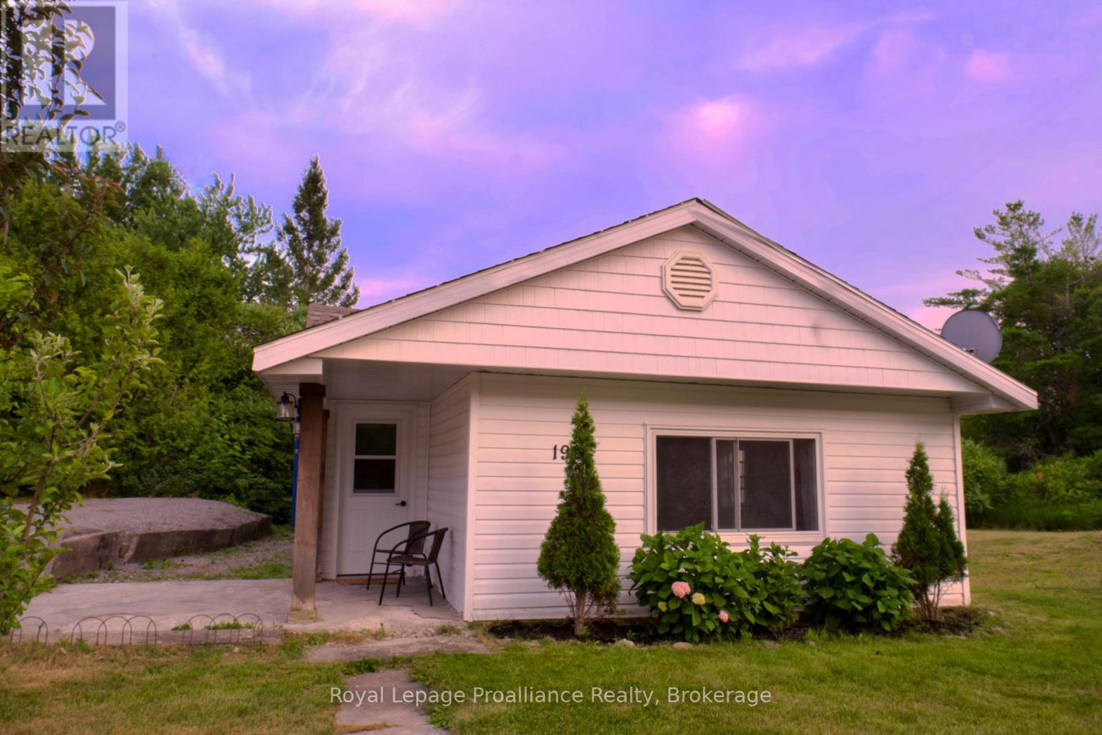 192 CROOKSTON ROAD - Image 4