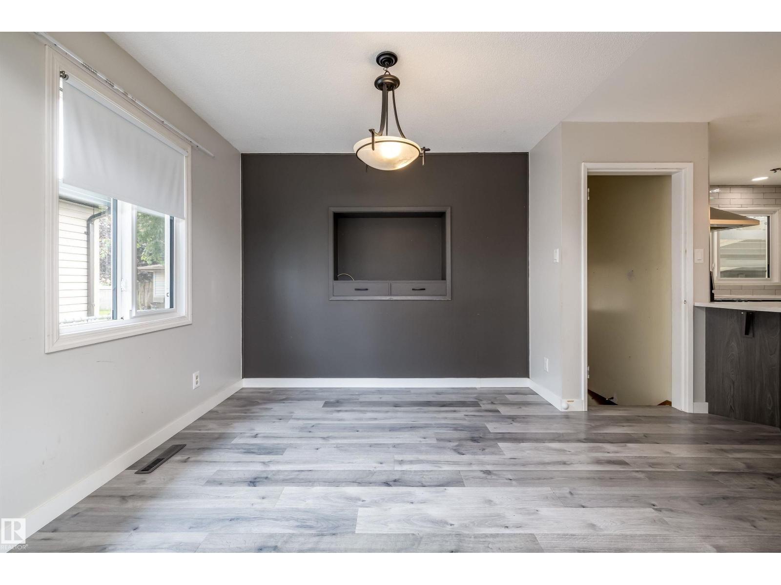 13207 77 ST NW - 9