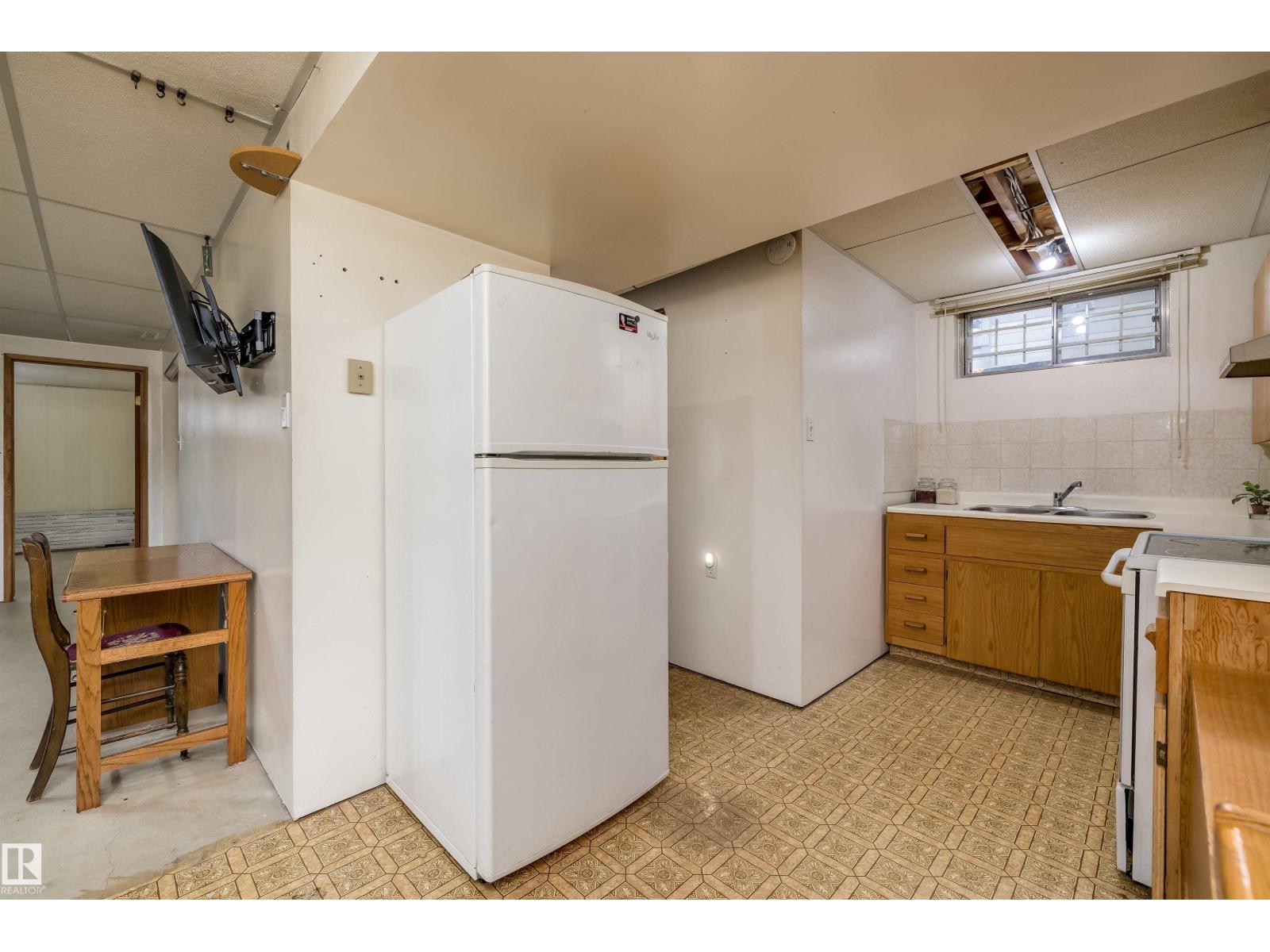 13207 77 ST NW - 33