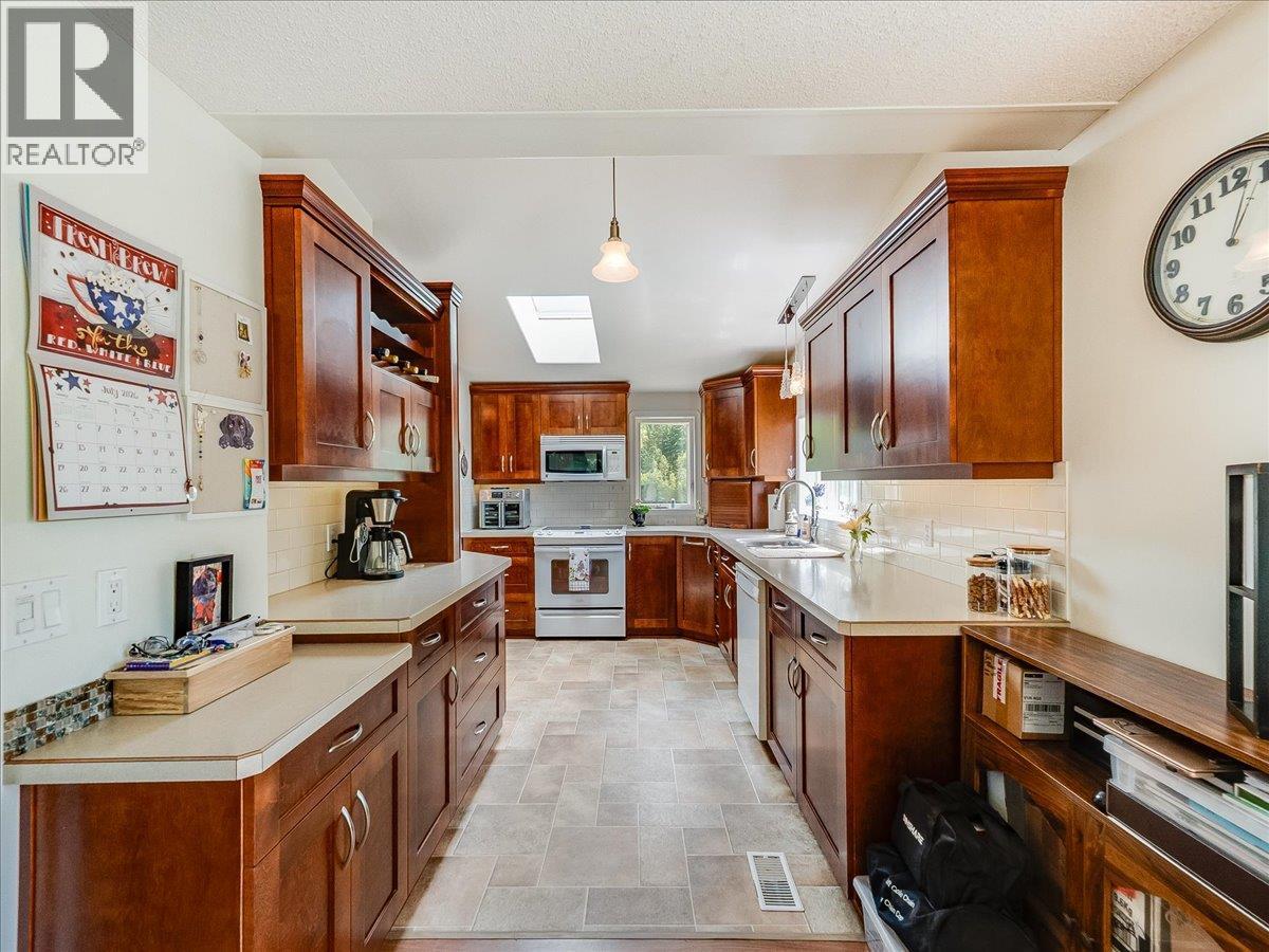 896 McHardy Road - 16