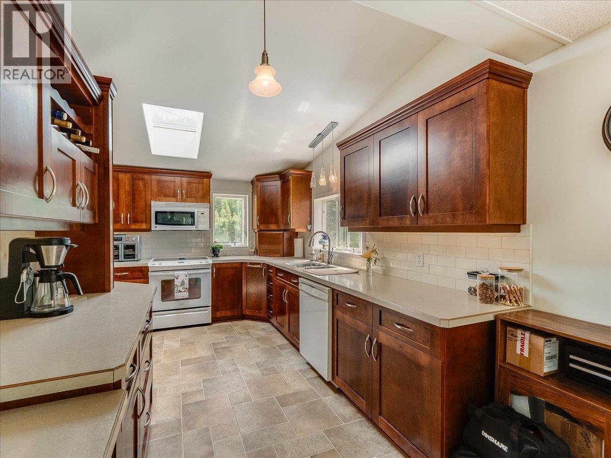 896 McHardy Road - 17