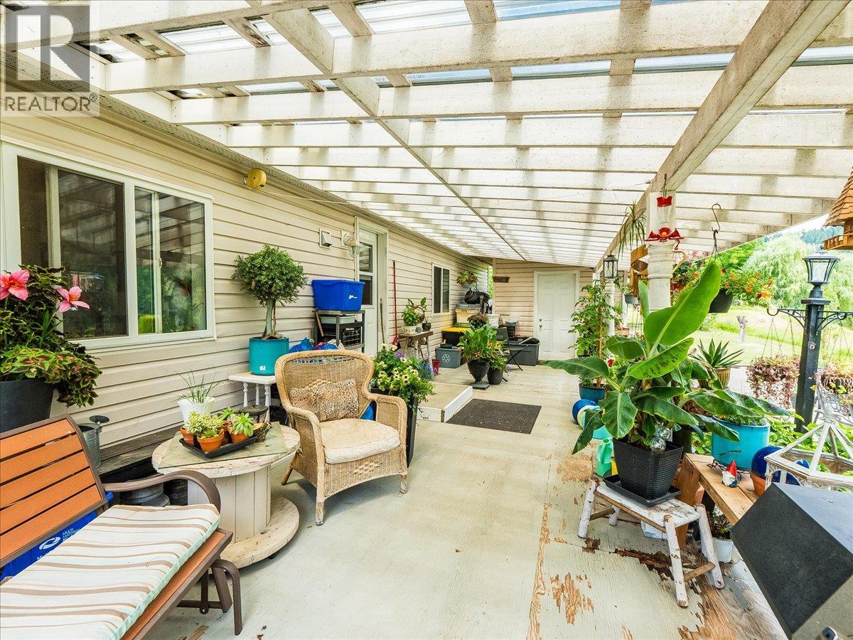 896 McHardy Road, Shoreacres