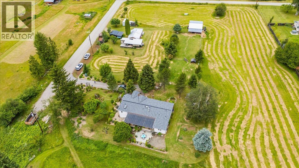 896 McHardy Road, Shoreacres
