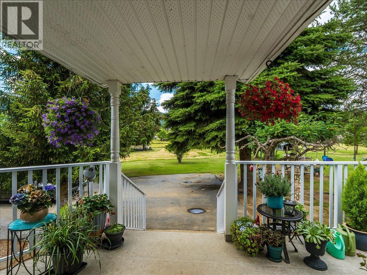 896 McHardy Road, Shoreacres