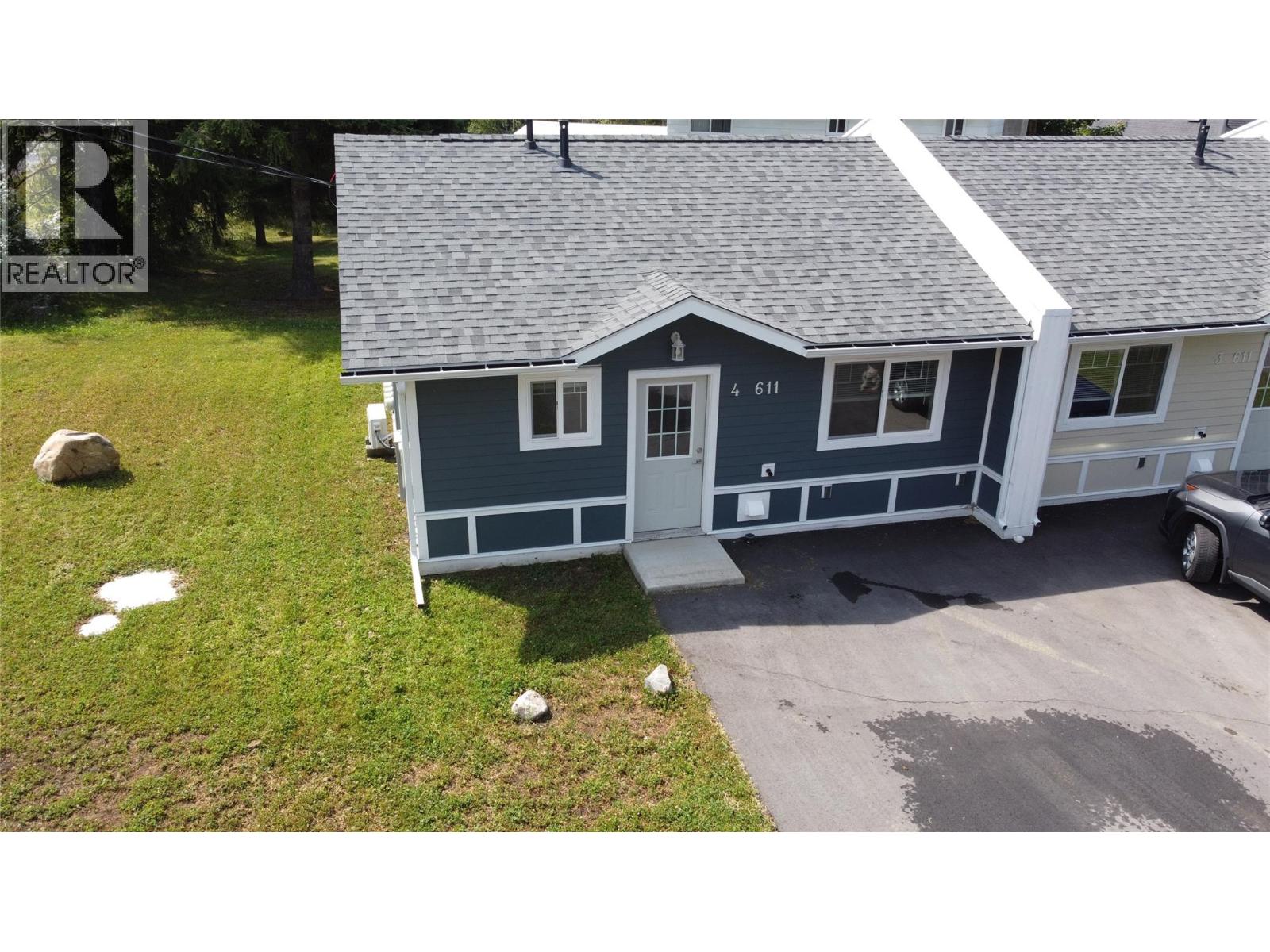 #4 611 Casley Court - 1