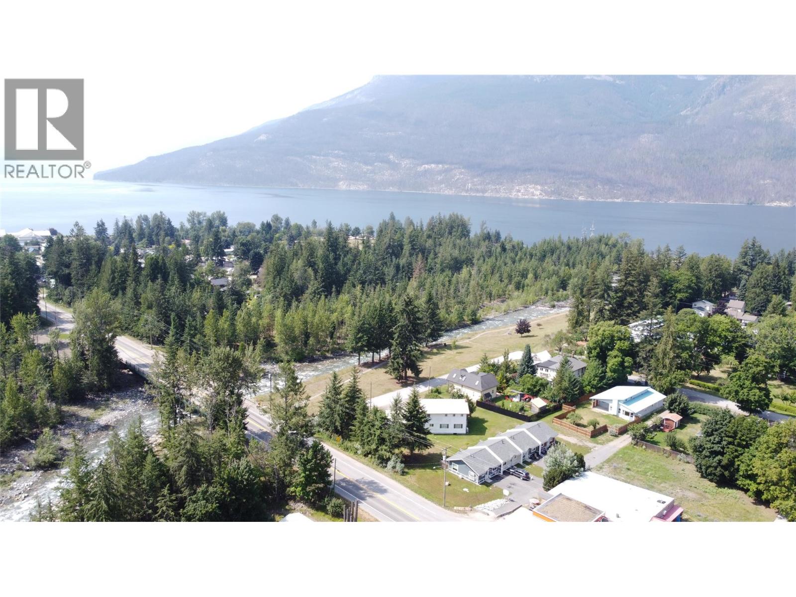 #4 611 Casley Court - 10
