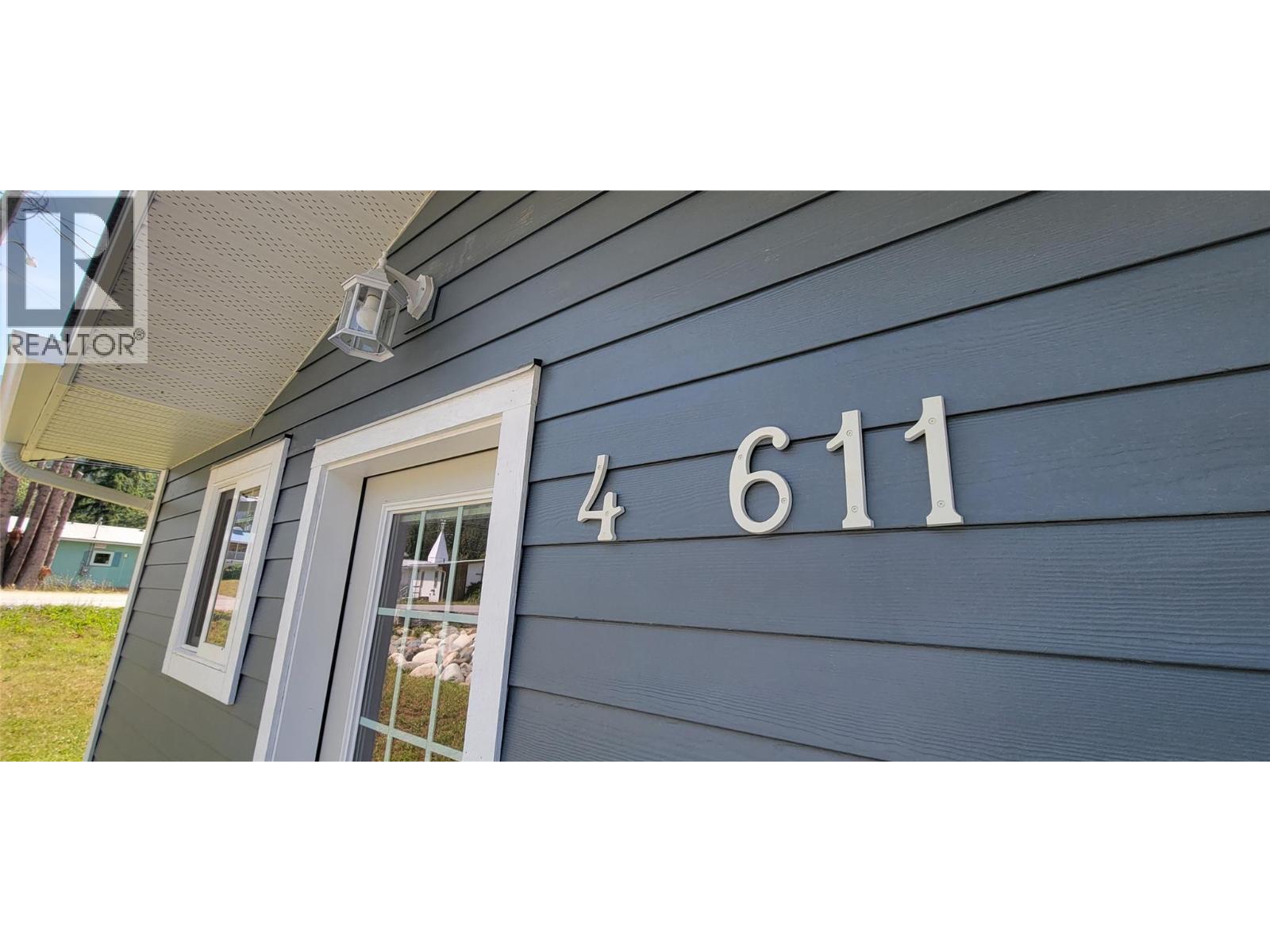 #4 611 Casley Court - 12