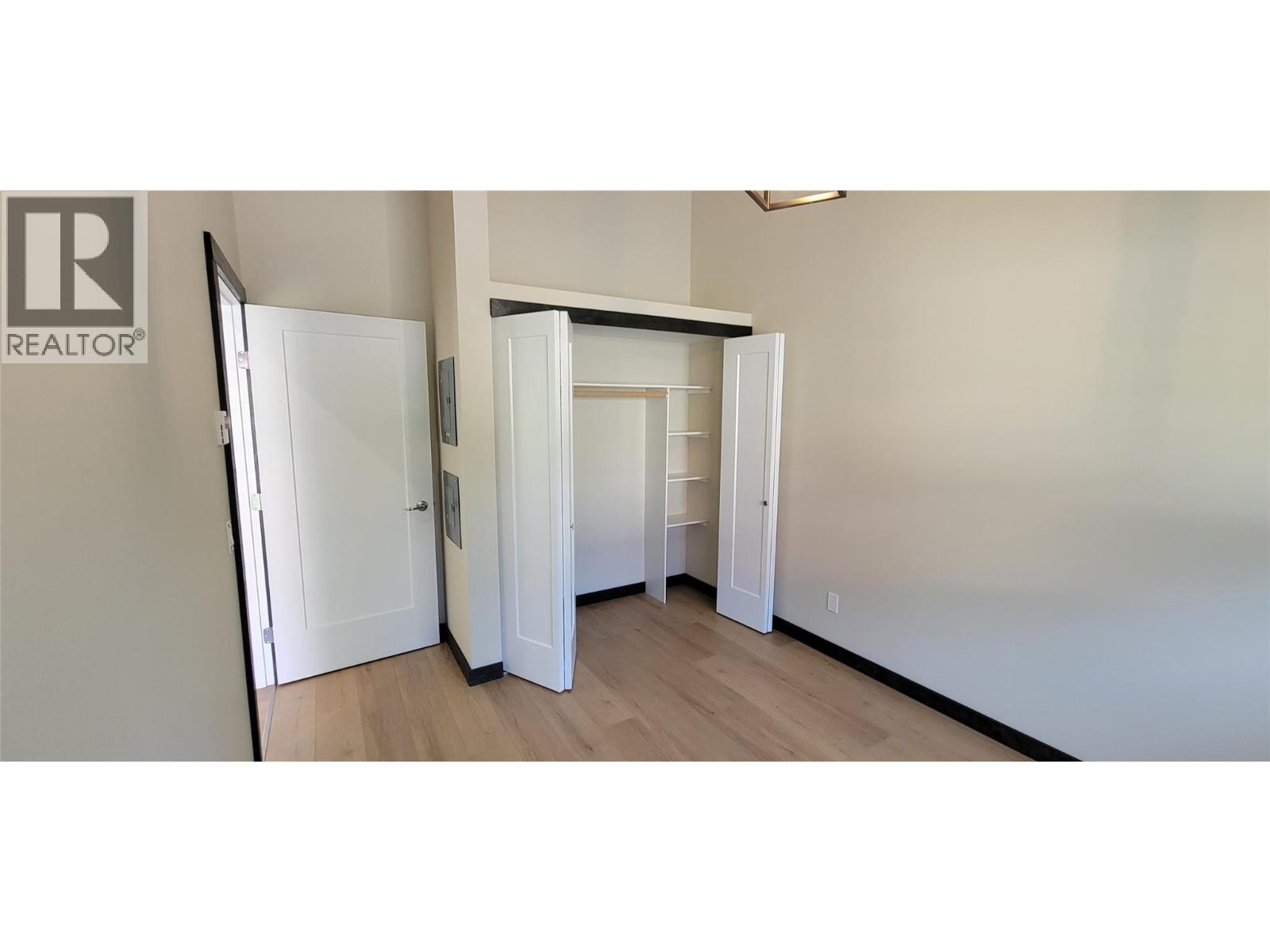 #4 611 Casley Court - 29